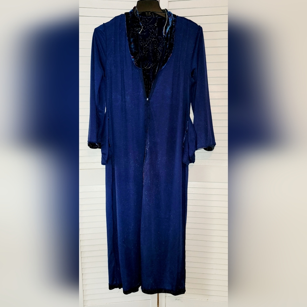 Expressions Blue Paisley Robe - Picture 7 of 14